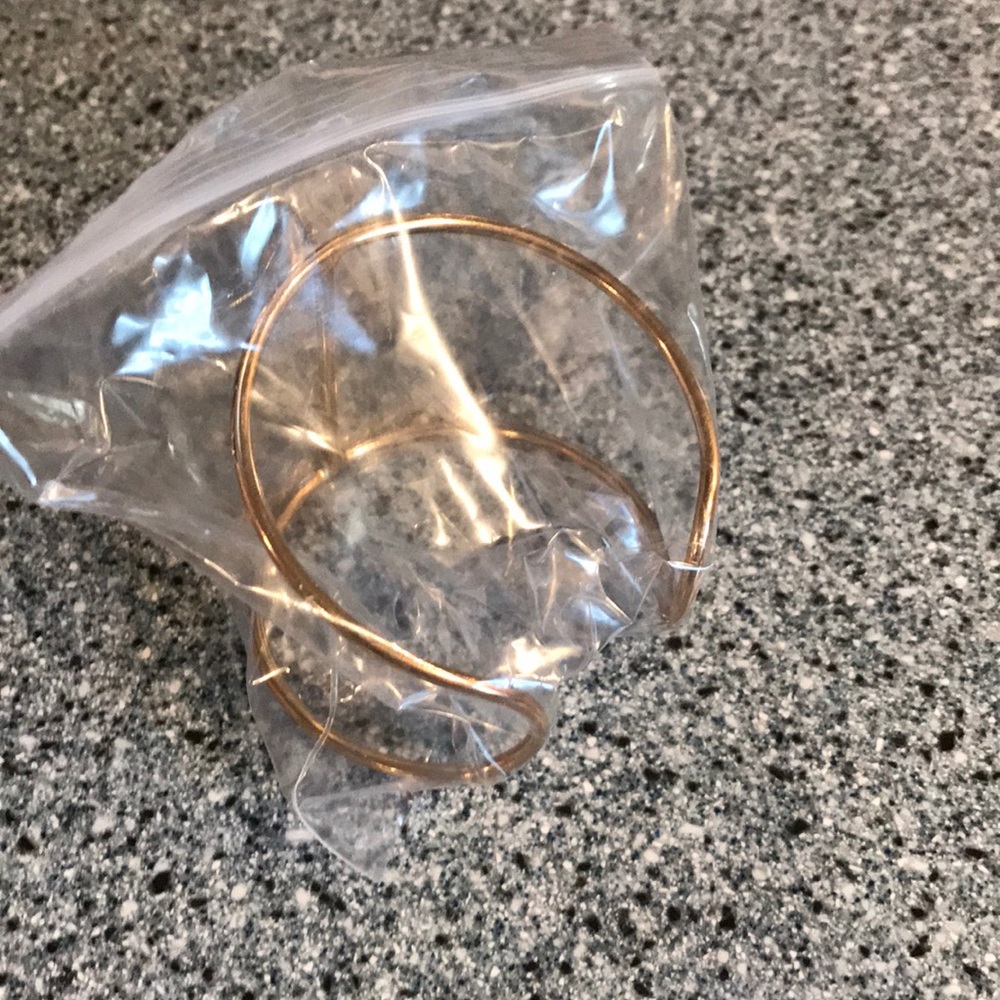 Gold bangle